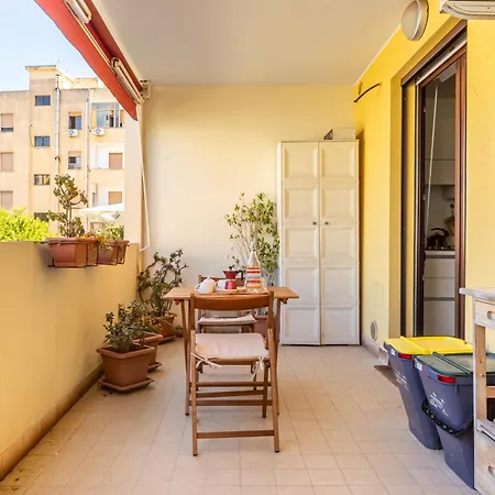 Guesthost - Ely's Cagliari