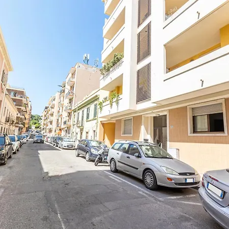 Guesthost - Ely's * Cagliari