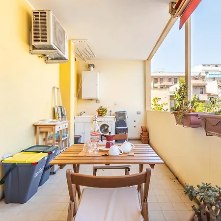 Guesthost - Ely's Apartment *