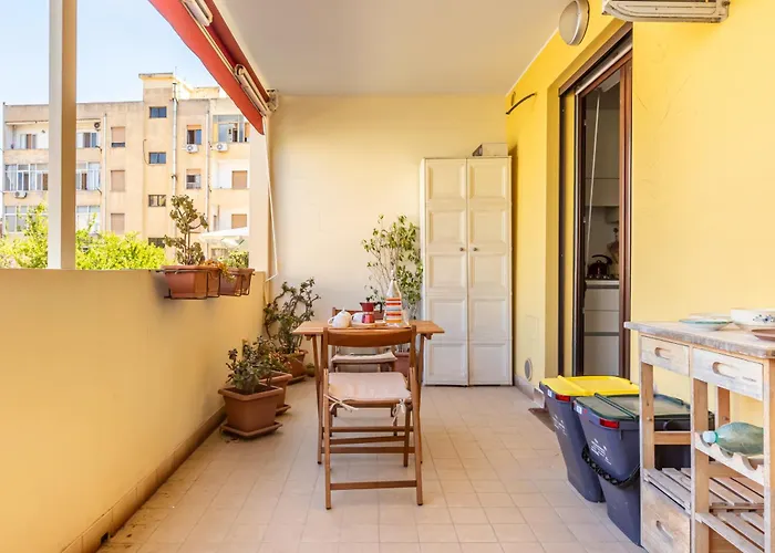 Guesthost - Ely's Cagliari