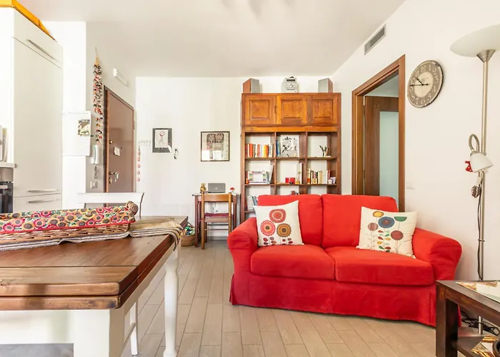 Guesthost - Ely's Apartman *